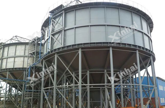 Efficient deep cone thickener 